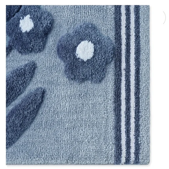 CARO HOME Textured Plush Floral Bath Rug With Contrasting Stripe Border -21"x34" - Picture 3 of 5